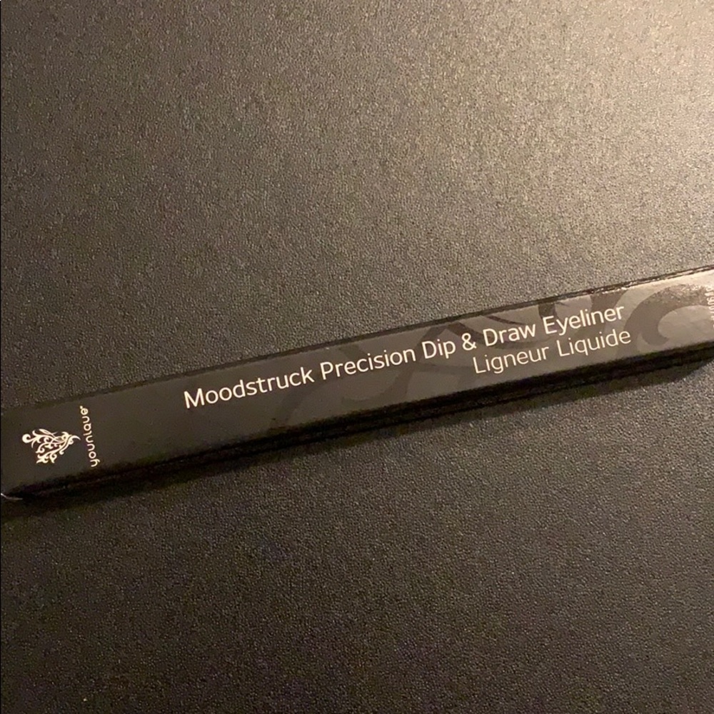 Younique precision dip and draw eyeliner